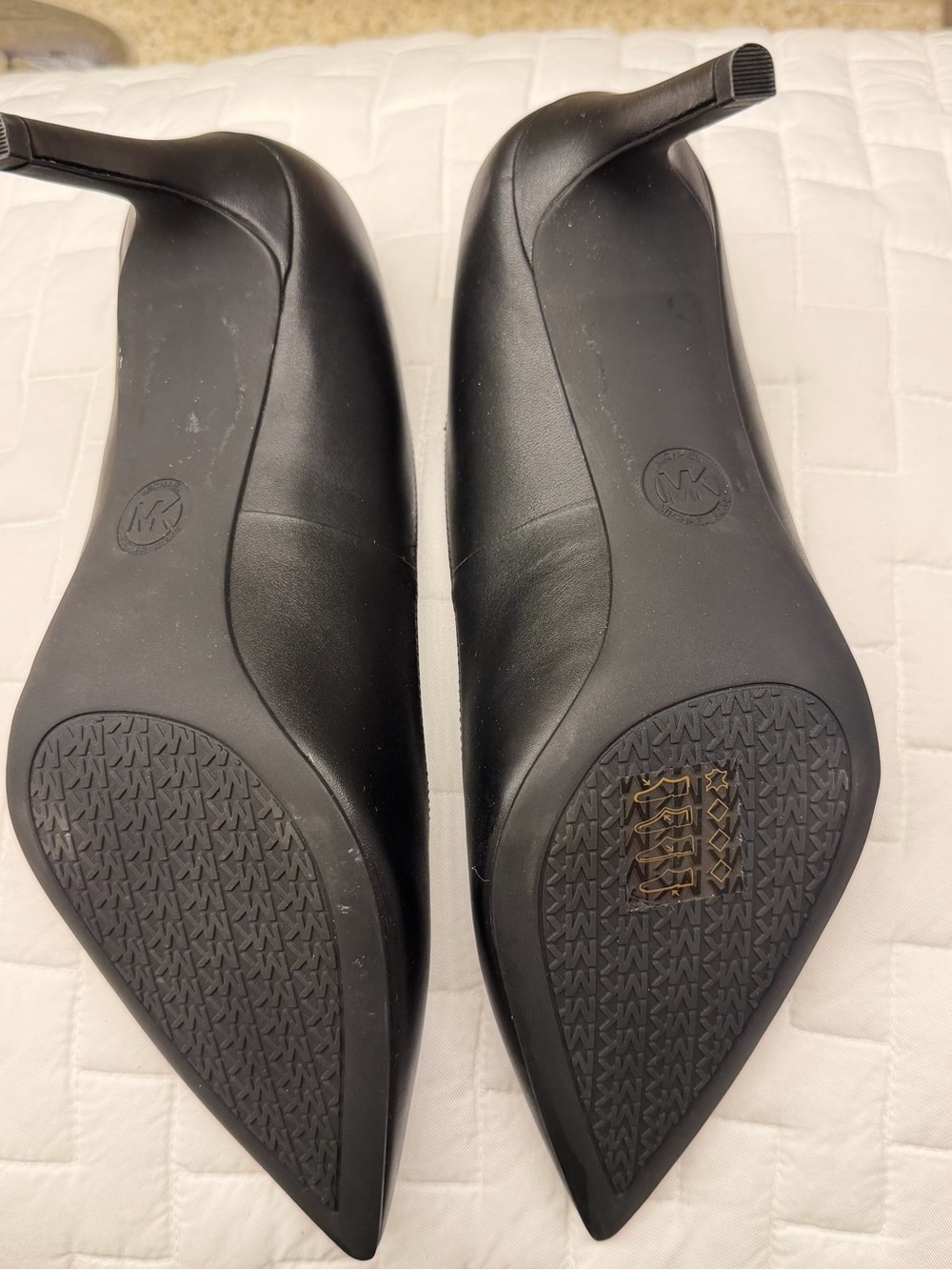Michael Kors Black Pointed Leather Pumps - Picture 3 of 6